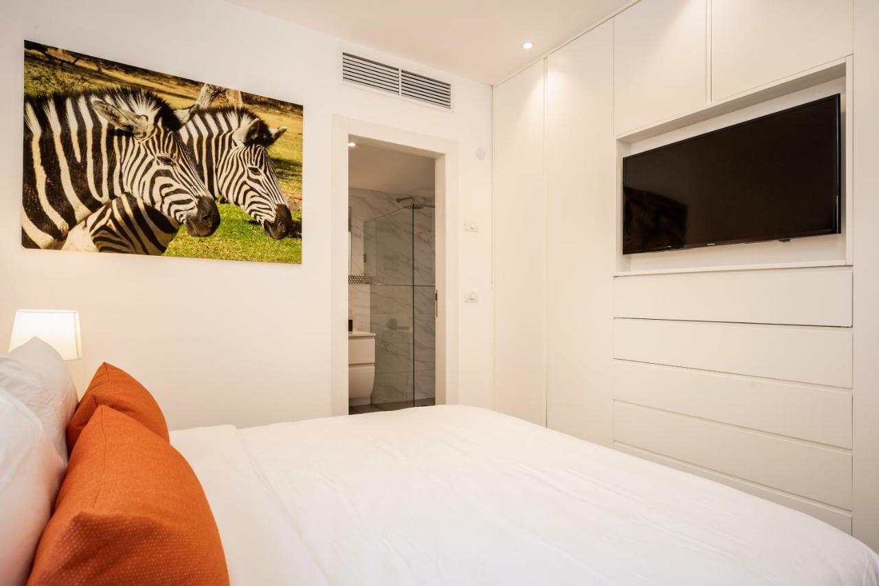 Duplex With Sea View Terrace Above The Flea Market Tel Aviv Exteriör bild